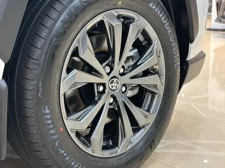 Toyota RAV4 Prestige 2025 года за 18 720 000 тг. в Алматы – фото 4
