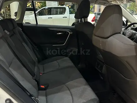 Toyota RAV4 Prestige 2025 года за 18 720 000 тг. в Алматы – фото 10