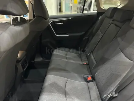 Toyota RAV4 Prestige 2025 года за 18 720 000 тг. в Алматы – фото 5