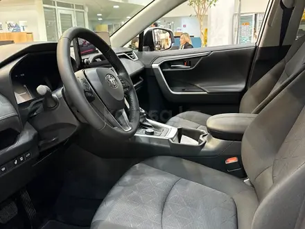 Toyota RAV4 Prestige 2025 года за 18 720 000 тг. в Алматы – фото 12