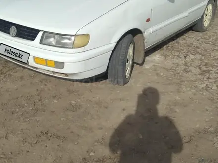 Volkswagen Passat 1994 года за 1 000 000 тг. в Аксай – фото 2