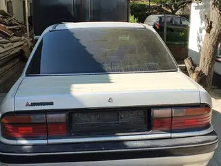 Mitsubishi Galant, 1988