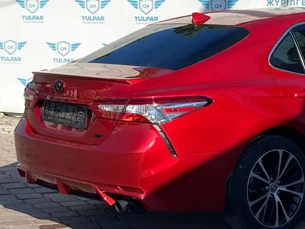 Toyota Camry 2020 года за 13 490 000 тг. в Алматы – фото 4