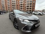 Toyota Camry 2023 года за 16 800 000 тг. в Астана