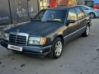 Mercedes-Benz E 230