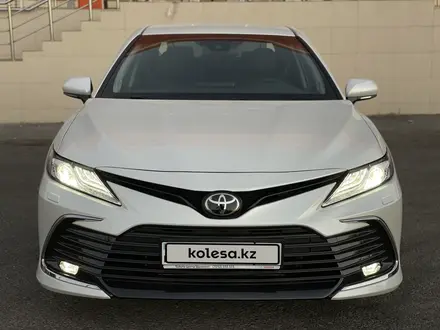 Toyota Camry 2021 года за 25 000 000 тг. в Шымкент