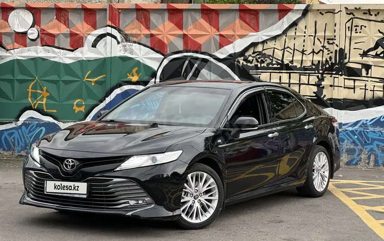 Toyota Camry 2019 года за 13 900 000 тг. в Алматы