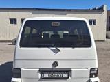Volkswagen Caravelle 1997 годаүшін3 120 000 тг. в Караганда – фото 4