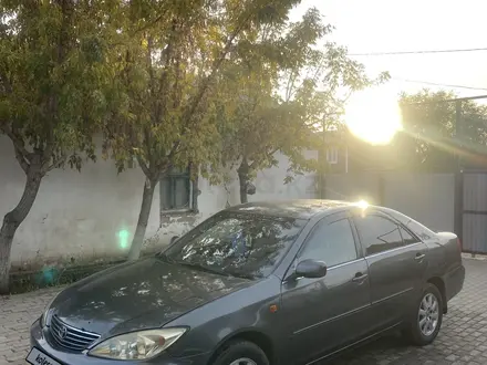 Toyota Camry 2003 года за 3 000 000 тг. в Актобе – фото 4