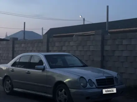 Mercedes-Benz E 320 1998 года за 2 600 000 тг. в Тараз – фото 3