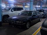BMW 750 1996 года за 6 000 000 тг. в Астана