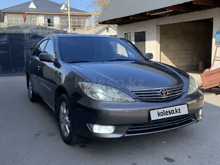 Toyota Camry 2005 года за 5 500 000 тг. в Алматы – фото 2