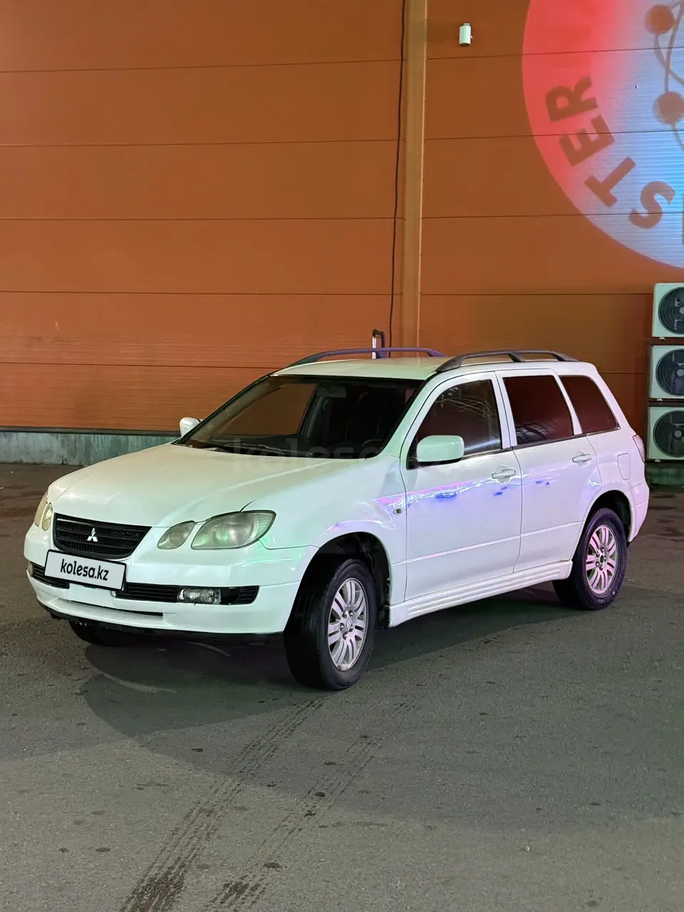 Mitsubishi Airtrek, 2001