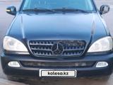 Mercedes-Benz ML 320 1999 годаfor2 300 000 тг. в Астана – фото 2