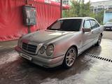Mercedes-Benz E 200 1998 годаfor2 400 000 тг. в Алматы
