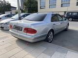Mercedes-Benz E 200 1998 годаfor2 400 000 тг. в Алматы – фото 4