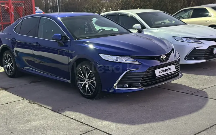 Toyota Camry 2022 года за 16 500 000 тг. в Шымкент