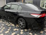 Toyota Camry 2021 года за 18 200 000 тг. в Тараз – фото 4
