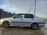 Volkswagen Vento 1993 годаfor900 000 тг. в Кордай – фото 2