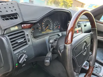 Mercedes-Benz E 430 1999 года за 5 500 000 тг. в Алматы – фото 27