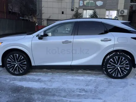 Lexus RX 350h 2024 года за 30 999 000 тг. в Алматы – фото 5