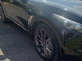 Infiniti QX70 2014 года за 13 500 000 тг. в Караганда – фото 2