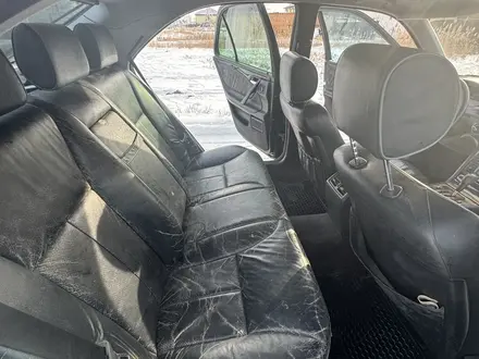 Mercedes-Benz E 320 1998 года за 2 600 000 тг. в Атырау – фото 10