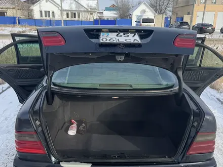 Mercedes-Benz E 320 1998 года за 2 600 000 тг. в Атырау – фото 12