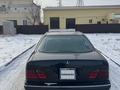 Mercedes-Benz E 320 1998 года за 2 600 000 тг. в Атырау – фото 4