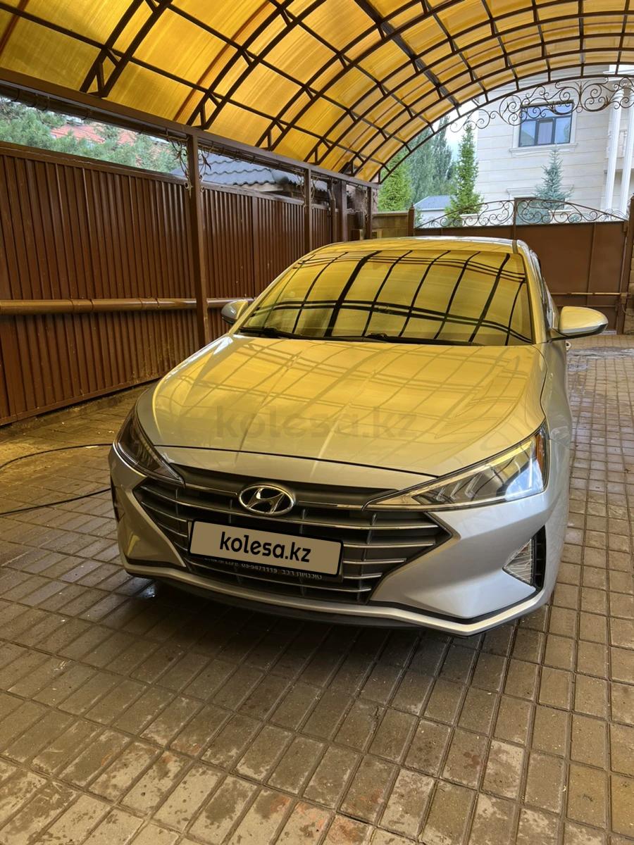 Hyundai Elantra 2019 г.