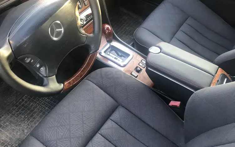 Mercedes-Benz E 220 1995 годаfor3 200 000 тг. в Астана