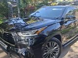 Toyota Highlander 2022 года за 27 500 000 тг. в Алматы – фото 3