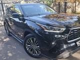 Toyota Highlander 2022 года за 27 500 000 тг. в Алматы – фото 4
