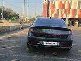 Hyundai Sonata 2022 годаүшін10 100 000 тг. в Алматы – фото 4
