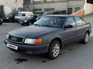 Audi 100