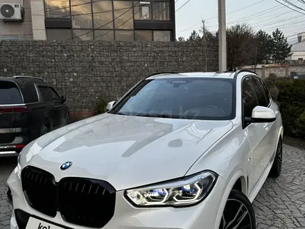 BMW X5 2019 года за 35 200 000 тг. в Алматы – фото 2