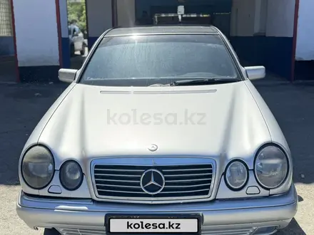 Mercedes-Benz E 280 1996 года за 2 300 000 тг. в Костанай – фото 2
