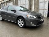 Toyota Camry 2014 года за 6 000 000 тг. в Уральск – фото 3