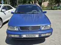 Volkswagen Passat 1995 года за 2 500 000 тг. в Семей