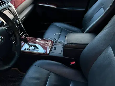 Toyota Camry 2014 года за 9 800 000 тг. в Атырау – фото 4
