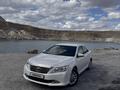 Toyota Camry 2014 года за 9 800 000 тг. в Атырау