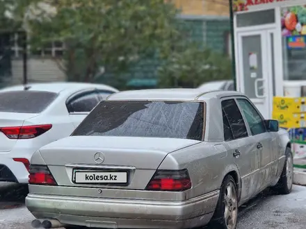 Mercedes-Benz E 220 1993 года за 2 750 000 тг. в Астана – фото 7