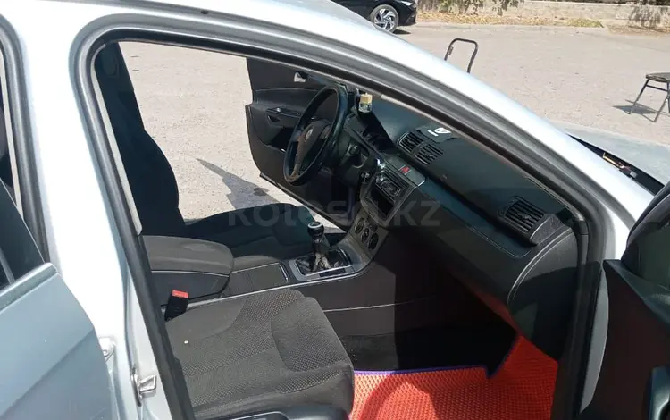 Volkswagen Passat 2007 годаүшін3 200 000 тг. в Алматы