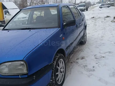 Volkswagen Vento 1992 года за 1 000 000 тг. в Уральск – фото 2