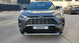 Toyota RAV4 2020 года за 12 000 000 тг. в Актобе