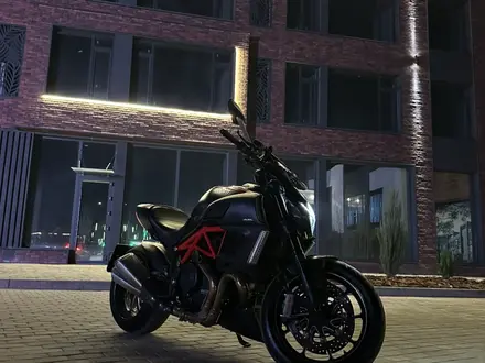 Ducati  Diavel Carbon 2014 года за 5 000 000 тг. в Шымкент – фото 2