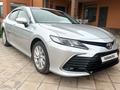 Toyota Camry 2023 года за 16 600 000 тг. в Кульсары – фото 8