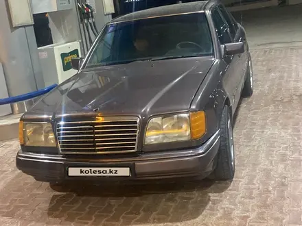 Mercedes-Benz E 320 1995 года за 2 000 000 тг. в Актау – фото 4