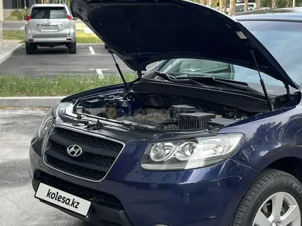 Hyundai Santa Fe 2008 года за 5 900 000 тг. в Караганда – фото 29