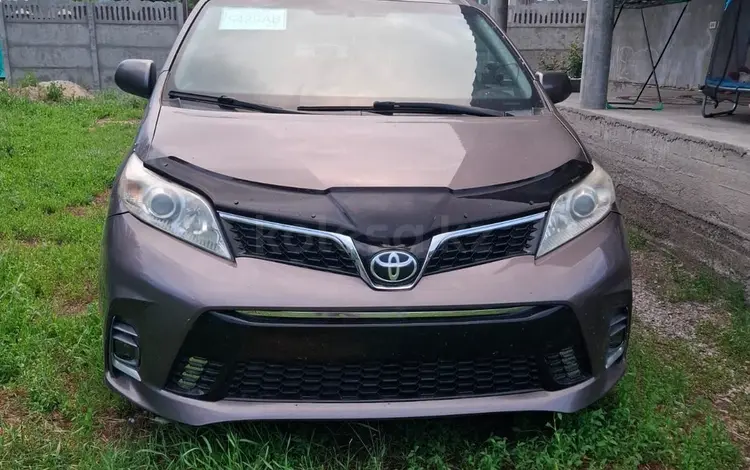 Toyota Sienna 2015 года за 8 000 000 тг. в Алматы